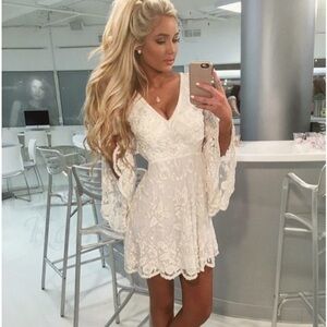 BRAND New CBR White Lace V-Neck Bell Sleeve Short Dress Large